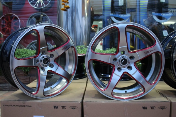 ล้อ WELD Star ขอบ18X8.5 +35 5H114.3 วงละ 6,500 บาท