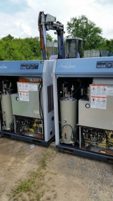 ปั้มลมสกรู 30 แรง พึ่งเข้าจากญีปุ่ญ มีแอร์ดรายเยอร์ในตัว ถังลมของญี่ปุ่ญ1 ใบพร้อมใช้งาน