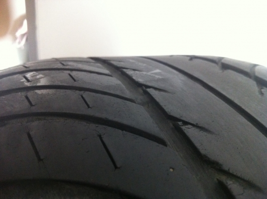 225-55-17 4 เส้น ปี14 ใช้งานได้