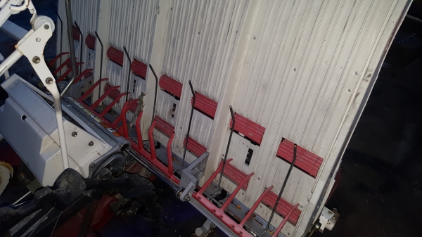 รถดำนา 4 แถว ยันมาร์เดินตาม พร้อมใช้งาน รหัสสินค้า R - 14 รถดำนา 4 แถว ยันมาร์เดินตาม พร้อมใช้งาน รหัสสินค้า R - 14