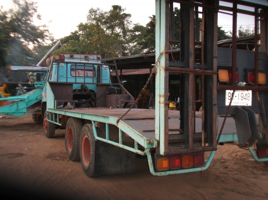 ขายรถเทลเลอร์ สิบล้อ ยี่ห้อ นิสสัน UD 1 เพลา เครื่องยนต์ นิสสัน PE 230 แรงม้า