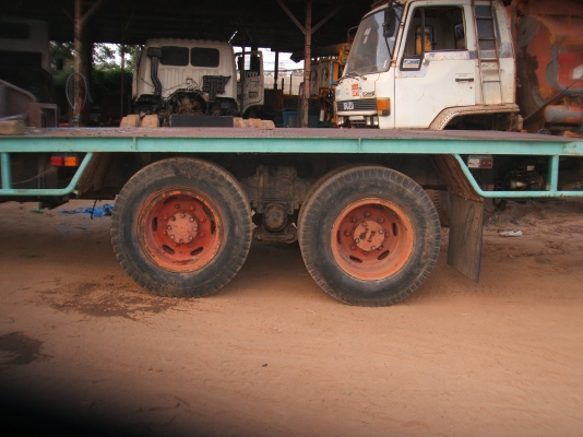 ขายรถเทลเลอร์ สิบล้อ ยี่ห้อ นิสสัน UD 1 เพลา เครื่องยนต์ นิสสัน PE 230 แรงม้า