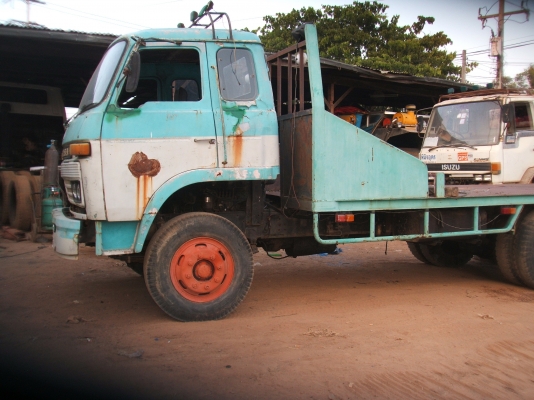 ขายรถเทลเลอร์ สิบล้อ ยี่ห้อ นิสสัน UD 1 เพลา เครื่องยนต์ นิสสัน PE 230 แรงม้า