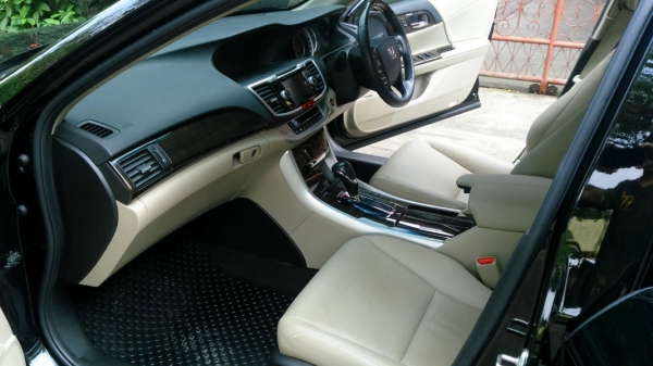 ขาย HONDA ACCORD G9 ตัวปัจจุบัน สีดำ รุ่น 2.0EL ขาย HONDA ACCORD G9 ตัวปัจจุบัน สีดำ รุ่น 2.0EL