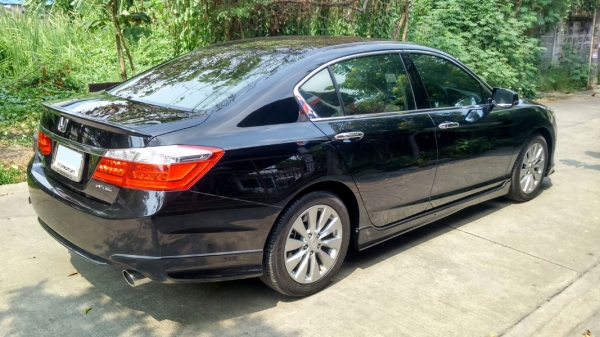 ขาย HONDA ACCORD G9 ตัวปัจจุบัน สีดำ รุ่น 2.0EL ขาย HONDA ACCORD G9 ตัวปัจจุบัน สีดำ รุ่น 2.0EL