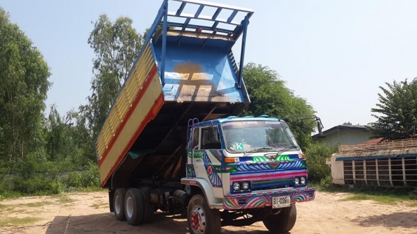 ขาย10ล้อ2เพลา อีซูซุจัมโบ้200 แชชซีใหญ่ เกียร์สโลว์อินเตอร์ 4สปีด แชชซีสวยเครื่องดี สภาพพร้อมลงลุยงาน เอกสารเล่มทะเบียนพร้อมโอน