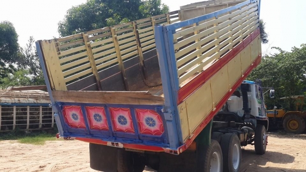 ขาย10ล้อ2เพลา อีซูซุจัมโบ้200 แชชซีใหญ่ เกียร์สโลว์อินเตอร์ 4สปีด แชชซีสวยเครื่องดี สภาพพร้อมลงลุยงาน เอกสารเล่มทะเบียนพร้อมโอน