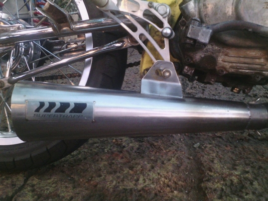 ขาย HONDA GL เครื่องเดิมๆเเน่นๆ อะไหล่เเต่งคุ้มๆ งานชุบเยอะ รถพร้อมใช้งาน มีสำเนาเล่มให้เเต่เลขไม่ตรง+ใบซื้อขาย ค่าตัว 9500 บาท สนใจทักเเชทหรือโทร.089-8054390 โอ๋ อยู่จังหวัด ลพบุรี ขาย HONDA GL เครื่องเดิมๆเเน่นๆ อะไหล่เเต่งคุ้มๆ งานชุบเยอะ รถพร้อมใช้งาน มีสำเนาเล่มให้เเต่เลขไม่ตรง+ใบซื้อขาย ค่าตัว 9500 บาท สนใจทักเเชทหรือโทร.089-8054390 โอ๋ อยู่จังหวัด ลพบุรี