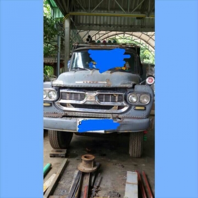 หกล้อดั้มหัวยาว