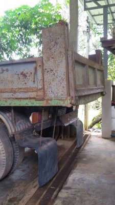 หกล้อดั้มหัวยาว