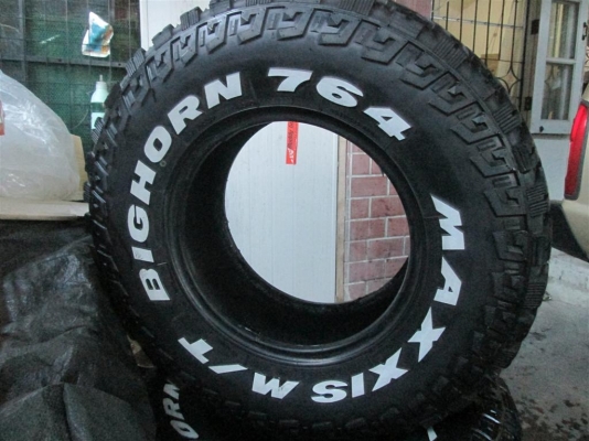 ขายยางmaxxis bighorn 764 mudterrian 31x10.5x15 4 เส้น