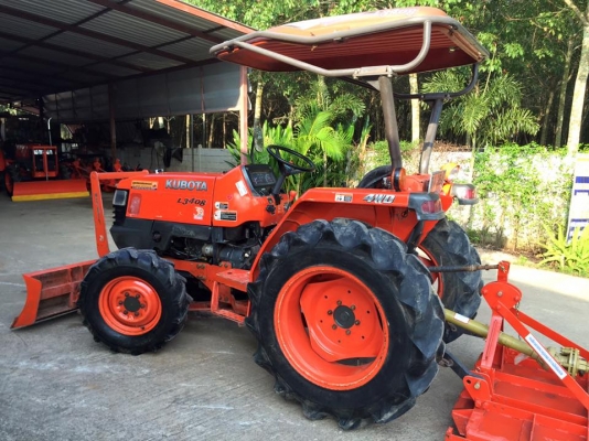 ขายรถไถKubota L3408 (4WD) พร้อมใบมีดหน้าและเครื่องตัดหญ้า1.20ม.รถพร้อมใช้งาน
