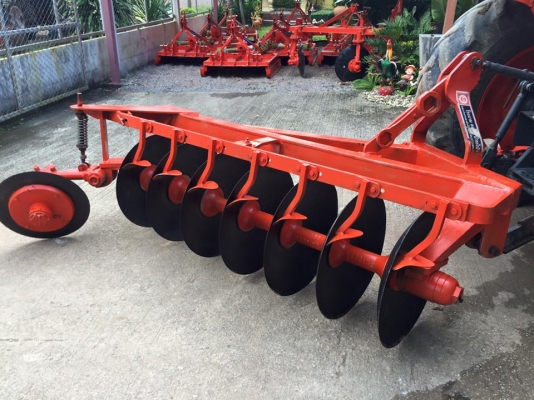 ขายรถไถ Kubota M7040 (4WD) พร้อมดันหน้า ผานพรวน รถสวย สภาพเดิมๆพร้อมใช้งานครับ