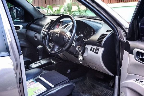 2013 Mitsubishi Pajero Sport GT 2.5AT เกียร์ออโต้ดีเซลรุ่นTOPสุดผู้หญิงใช้งานมือเดียว สภาพสวยมากไม่มีชนล้านเปอร์เซ็นถูกๆด่วน 2013 Mitsubishi Pajero Sport GT 2.5AT เกียร์ออโต้ดีเซลรุ่นTOPสุดผู้หญิงใช้งานมือเดียว สภาพสวยมากไม่มีชนล้านเปอร์เซ็นถูกๆด่วน