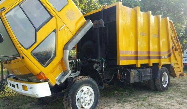 หกล้อ มิตซู ไอ้หลง FK 457 H 6D16 225โบว์ยูโรทู ปี47รถห้างแท้ สภาพสวยจัดบางเดิมทั้งคันเหมือนใหม่ ทะเบียนพร้อมโอน