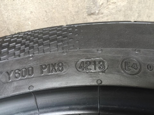 ขายยาง Continental 225-55-17 ปลายปี13 ดอกหนา99\% สภาพสวยสุดๆ เนื้อยางนิ่ม ไม่กินข้าง ไม่มีปะ