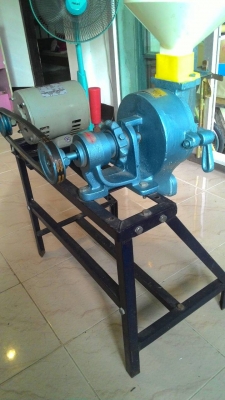 ขายด่วน เครื่องบดพริก ,ทำน้ำเต้าหู้ สภาพใหม่ 2300 บาท