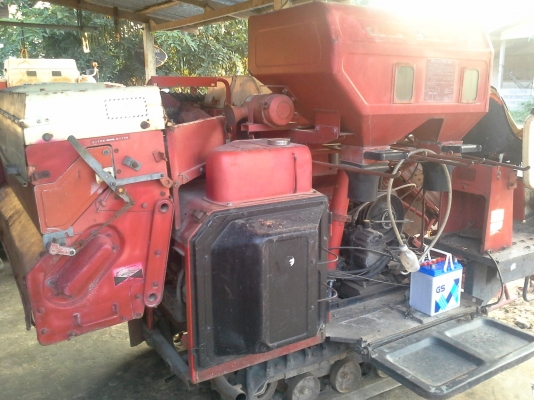 ด่วนๆครับขายรถเกี่ยวนวดข้าว ยันมาร์ แบบรองกระสอบ ราคาถูก ถูกสุดในเวปครับ พร้อมใช้งาน ไม่ต้องง้อแรงงานคน ใช้ในครัวเรือนตัวเองสบายๆ