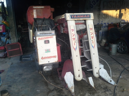 ด่วนๆครับขายรถเกี่ยวนวดข้าว ยันมาร์ แบบรองกระสอบ ราคาถูก ถูกสุดในเวปครับ พร้อมใช้งาน ไม่ต้องง้อแรงงานคน ใช้ในครัวเรือนตัวเองสบายๆ