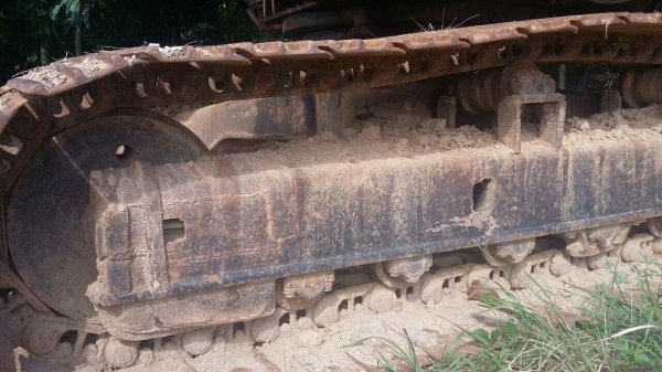 ขายรถแบคโฮ KOMATSU  pc 200-3 ซีเรียลสูงราคาถูก 285,000 090-772-3710 090-772-3707