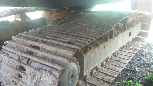 ขายรถแบคโฮ KOMATSU  pc 200-3 ซีเรียลสูงราคาถูก 285,000 090-772-3710 090-772-3707