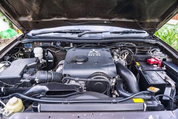 ขาย 2013 Mitsubishi Pajero Sport GT 2.5AT เกียร์ออโต้ดีเซลรุ่นTOPสุดผู้หญิงใช้งานมือเดียว สภาพสวยมากไม่มีชนล้านเปอร์เซ็นถูกๆด่วน