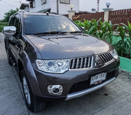 ขาย 2013 Mitsubishi Pajero Sport GT 2.5AT เกียร์ออโต้ดีเซลรุ่นTOPสุดผู้หญิงใช้งานมือเดียว สภาพสวยมากไม่มีชนล้านเปอร์เซ็นถูกๆด่วน