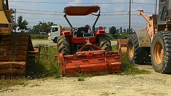 รถแทรคเตอร์ CAT D4 H ตีนเป็ด