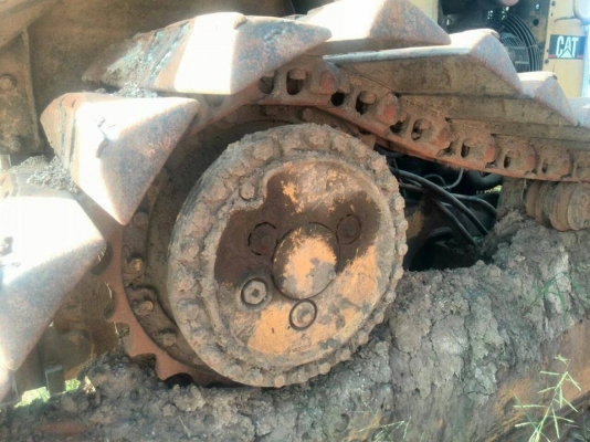 รถแทรคเตอร์ CAT D4 H ตีนเป็ด