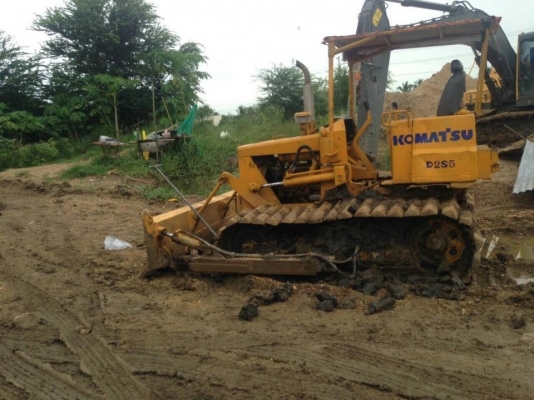 ขายD2-5 P สภาพสวยพร้อมใช้งาน เครื่องดีช่วงล่างดี ใบแทร็กเต็ม ราคาต่อรองได้