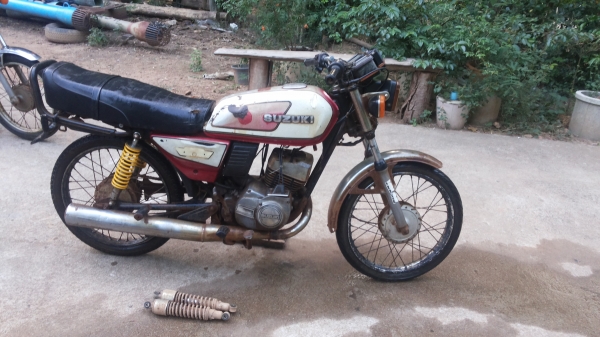 ขาย suzuki TRS 125 cc ราคา 6200 มีทะเบียนพร้อมโอน