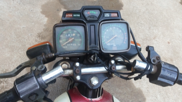 ขาย suzuki TRS 125 cc ราคา 6200 มีทะเบียนพร้อมโอน