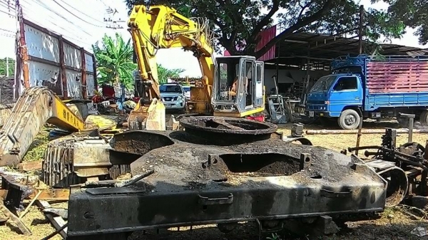 มีอะไหล่ มือสอง รถขุด KOMATSU PC200-5 รถ ตัดขาย ขายถูกๆ