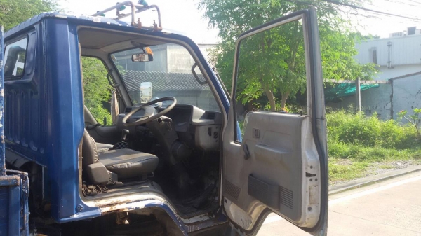 หกล้อ มิตซู แคนเตอร์ V12-DRS5 100 รถห้าง ช่วงยาว 4.30ม สภาพดีพร้อมใช้ ทะเบียนพร้อมโอน ราคา 135,000บ ราคาเบาๆ ครับ หกล้อ มิตซู แคนเตอร์ V12-DRS5 100 รถห้าง ช่วงยาว 4.30ม สภาพดีพร้อมใช้ ทะเบียนพร้อมโอน ราคา 135,000บ ราคาเบาๆ ครับ