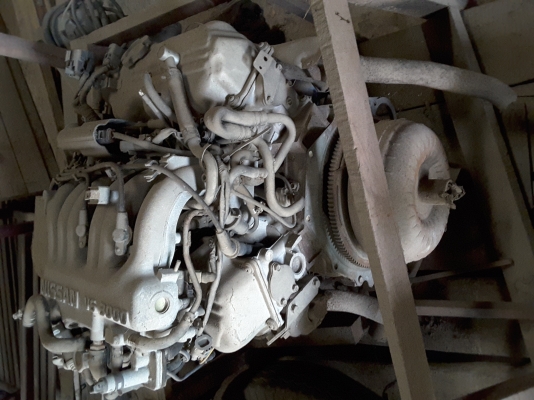 เครื่องนิสสัน 6 สูบพร้อมเกียร์ 4x4