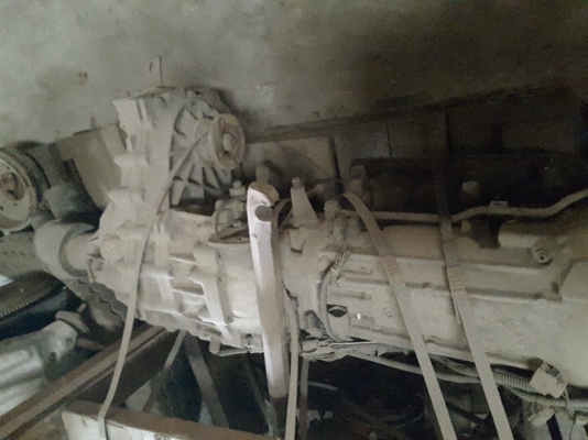 เครื่องนิสสัน 6 สูบพร้อมเกียร์ 4x4