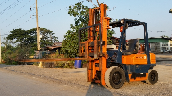 ขายด่วนรถยก TOYOTA 5FGยก2.0ตันเสาสูง3เมตรงาสไลย์ได้งายาวมากยางตัน4เส้นรถนอกนำเข้ายังไม่เคยใช้งานในเมืองไทยเลย=รุ่นใหม่ขายถูกๆๆ