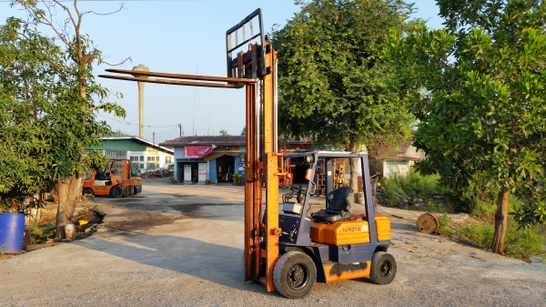 ขายด่วนรถยก TOYOTA 5FGยก2.0ตันเสาสูง3เมตรงาสไลย์ได้งายาวมากยางตัน4เส้นรถนอกนำเข้ายังไม่เคยใช้งานในเมืองไทยเลย=รุ่นใหม่ขายถูกๆๆ