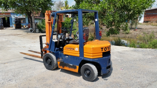 ขายด่วนรถยก TOYOTA 5FGยก2.0ตันเสาสูง3เมตรงาสไลย์ได้งายาวมากยางตัน4เส้นรถนอกนำเข้ายังไม่เคยใช้งานในเมืองไทยเลย=รุ่นใหม่ขายถูกๆๆ