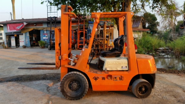 ขายด่วนรถยก TOYOTA 3FGยก2.5ตันเสาสูง3เมตรรถนอกนำเข้ายังไม่เคยใช้งานในเมืองไทยเลย=รุ่นใหม่ขายถูกๆๆ