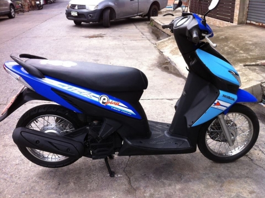 Click  ปี 50 รถบ้าน สีน้ำเงิน ดำ เครื่องเดิมๆ  เอกสารครบ ทดลองขับได้ทุกวัน โทร. 02-9165022,099-0812003