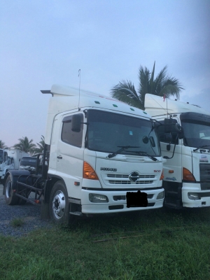 รถหัวลากหกล้อฮีโน่ FG8J 220 แรงม้า ปี 52 สภาพสวย พร้อมใช้งาน ทดลองขับได้ สนใจติดต่อ เอ็ม ที เจริญยนต
