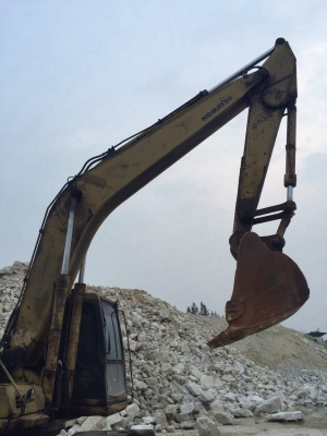 ขายแบคโฮ KOMATSU PC200-6 SERIAL NO.83XXX อินวอล สนใจโทร 081-970-1072