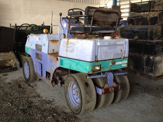 Komatsuสภาพดีพร้อมใช้เก่าญี่ปุ่นเครื่องดีเซลราคาไม่แพงครับ