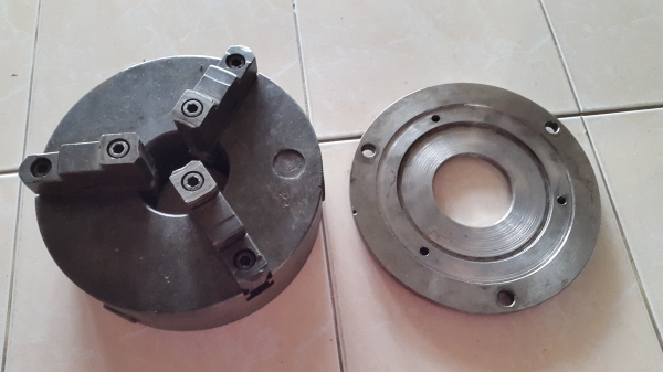 3 จับ 10 นิ้ว แท่นกลึง ฟันกลับได้ พร้อมใช้งาน มีหน้าแปลนให้พร้อม 6,000