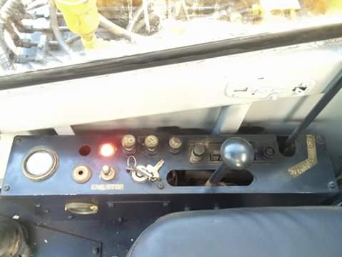 ขายรถขุดแบคโฮ SUMITOMO SH120 ขนาดเทียบเท่า 50 เครื่องISUZU 4 สูบ เครื่องแน่น ปั๊มแรง ระบบไว รถพร้อมใช้งาน ราคา 280,000 ต่อรองได้ สนใจ 096-3268553  (ช่างเบนซ์) ID LINE 0963268553