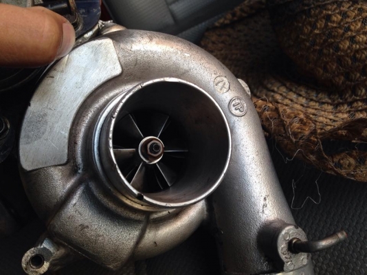 ขายเทอร์โบ 04hl โข่งหลัง toyota commuter d4d แกนแน่นมาก บูสหนัก ๆ