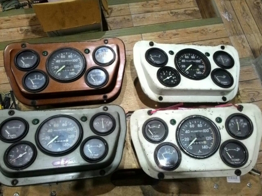 เรือนไมล์จิ๊ปมาใหม่สวยๆๆปลั๊กครบ 12v และ24v  เหลือ 2ตัว