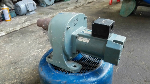 Sell>> มอเตอร์เกียร์ GTR JAPAN 1/3 HP. 380V. อัตราทด 1:1500 แรงทดมหาสาร ความเร็วรอบ 1 RPM.