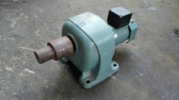 Sell>> มอเตอร์เกียร์ GTR JAPAN 1/3 HP. 380V. อัตราทด 1:1500 แรงทดมหาสาร ความเร็วรอบ 1 RPM.